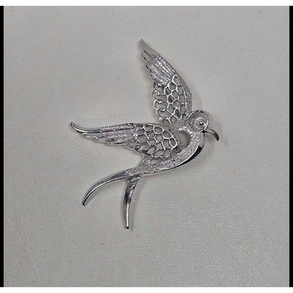Vintage Sarah Coventry Silver Tone‎ Swallow Bird Brooch Pin 2.5 Inch Openwork